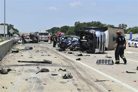 Adult and Child Killed in Three-Vehicle Crash on Interstate 15 [North County, CA]